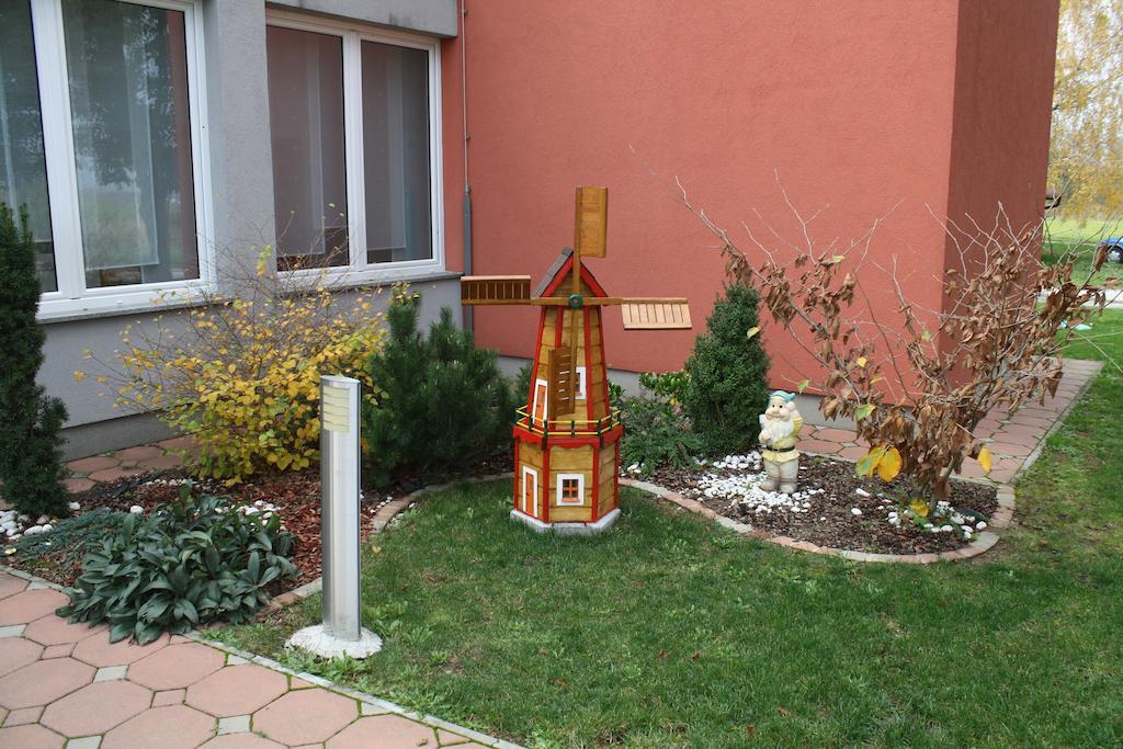 Penzion Letalisce Murska Sobota Dış mekan fotoğraf